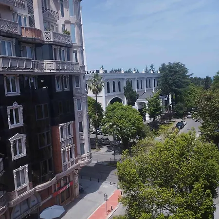 Tina'S Home Batumi Exterior photo